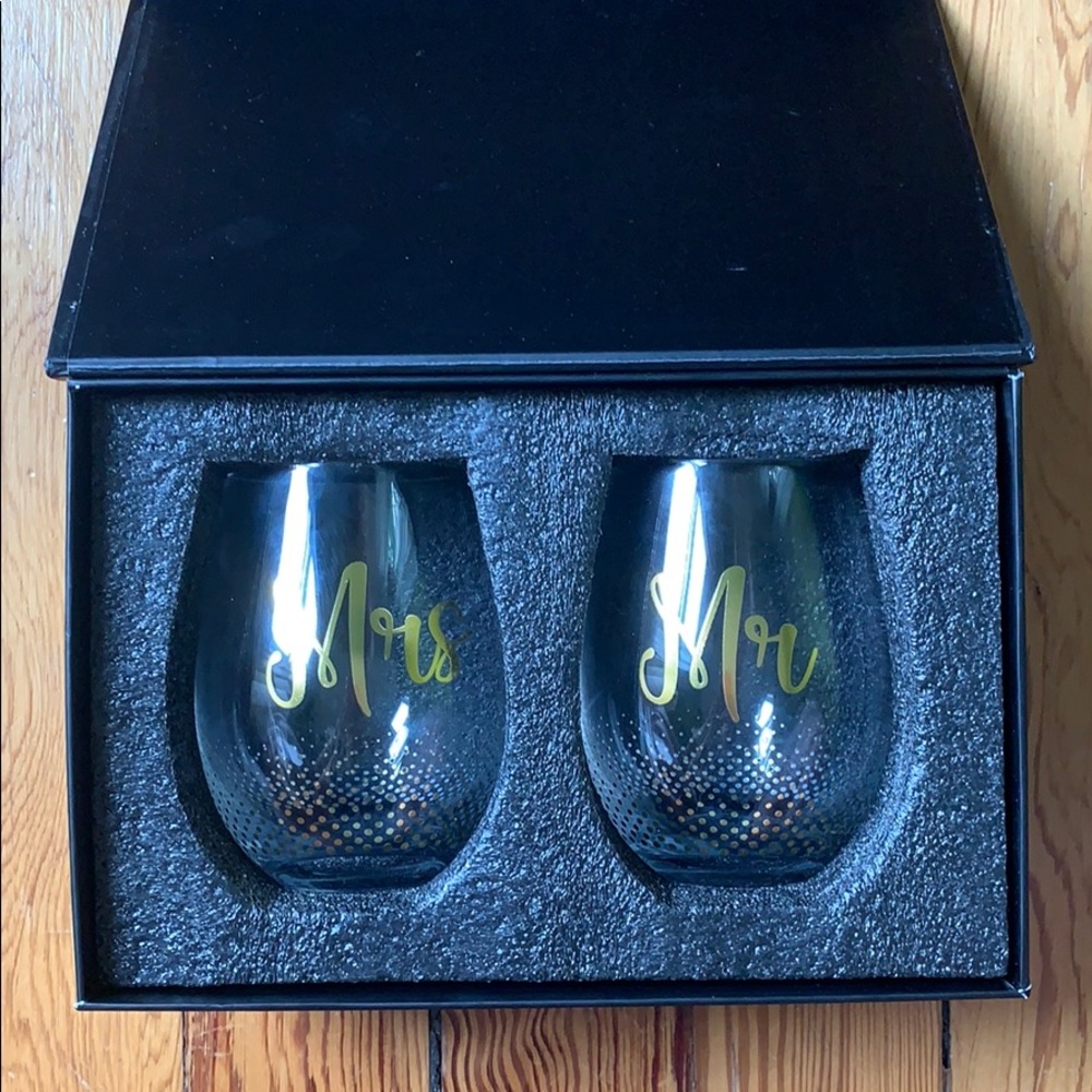 Mr and mrs stemless wine glasses